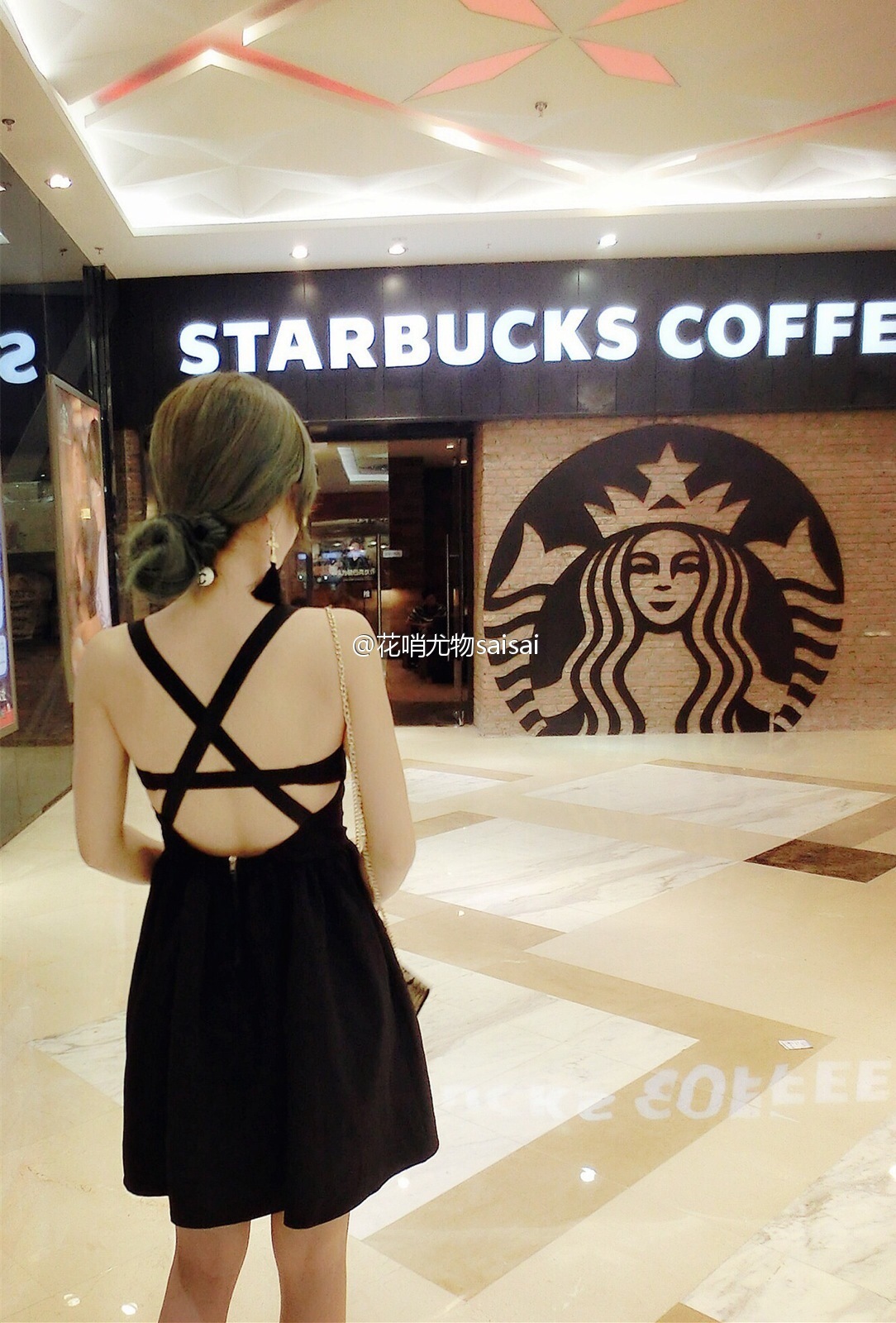 花哨尤物saisai的微博列表微女郎